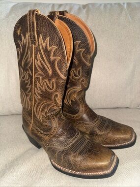 Ariat Men's Heritage ATS Roughstock Western Boots - Size 9.5 D (Style 35732) EUC